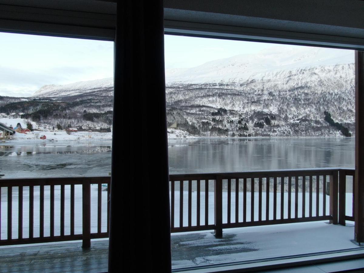 Arctic Inn Gratangen Bagian luar foto