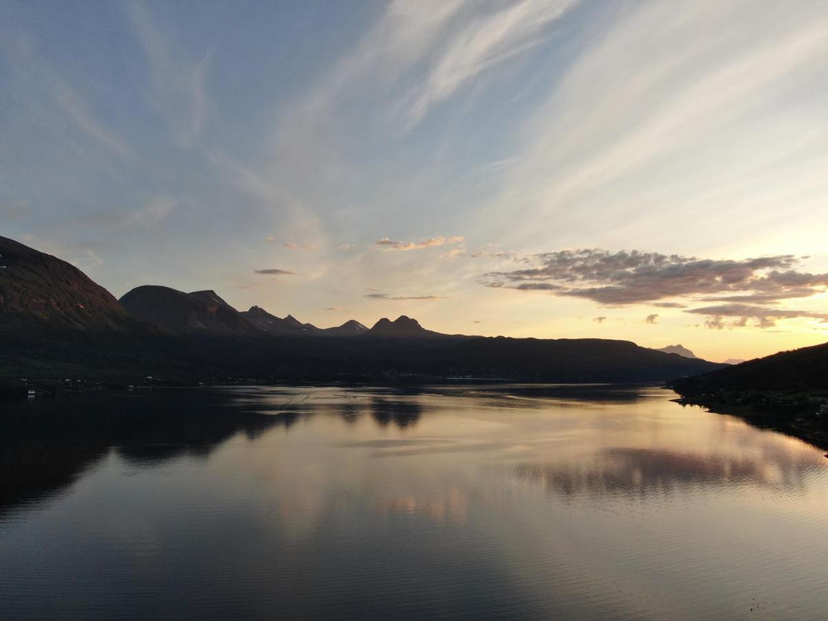 Arctic Inn Gratangen Bagian luar foto